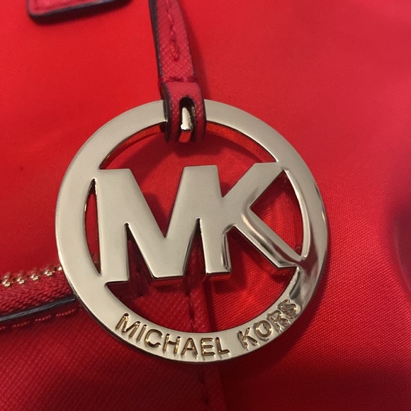 ♥️MICHAEL KORS♥️Dark Sangria Large Ariana Tote👜/NWOT - Picture 3 of 9